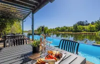 Ladybird Boutique Hotel at Kanonkop - Pools