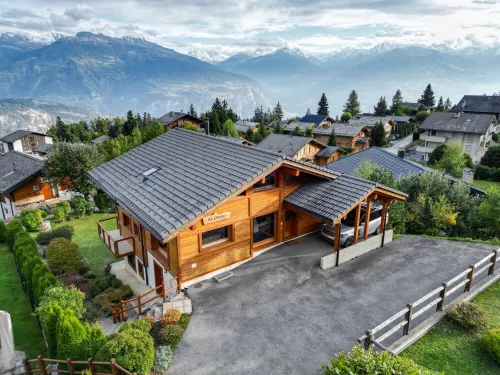 Stunning contemporary chalet in Anzère with unbelievable views of the mountains. Hotels in Ayent