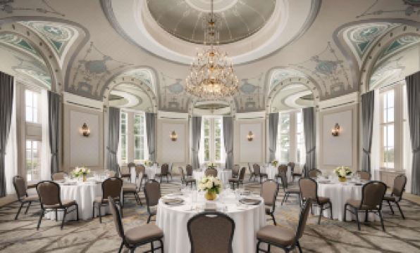 Fairmont Hotel Macdonald