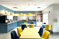 Comfort Inn & Suites Calhoun South - Frühstück