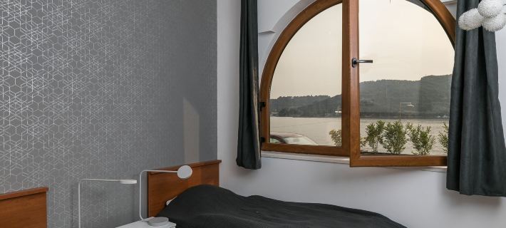 Apartment Frankie's Place - Two-Bedroom Apartment with Terrace and Sea View Hotels in Zaton