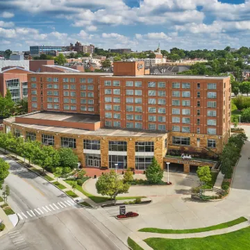 Graduate by Hilton Cincinnati Các khách sạn gần Rừng núi Mount Airy