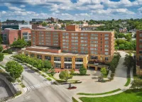 Graduate by Hilton Cincinnati Hotels near Geier Collections and Research Center