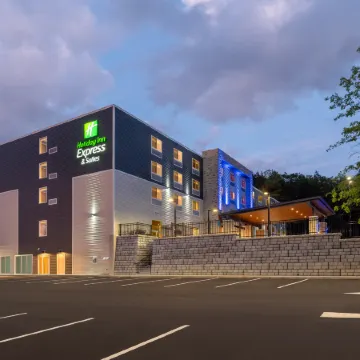 Holiday Inn Express & Suites Pittsfield-Lenox-Berkshires by IHG