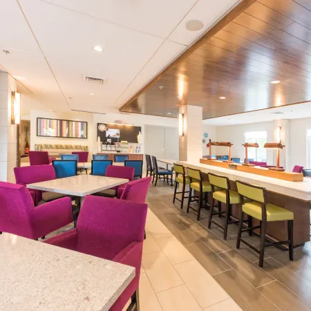 Holiday Inn Express CHARLESTON US HWY 17 & I-526 by IHG