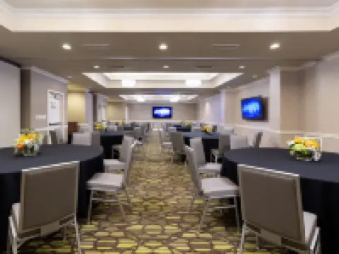 ฮอลิเดย์ อินน์ เอ็กซ์เพรส ซาวันนาห์ - ฮิสทอริก ดิสทริก บาย IHG โรงแรมในซาวานนาห์