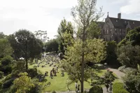 Comfy 2BR Apt Near the Yarra River Hotels in Abbotsford