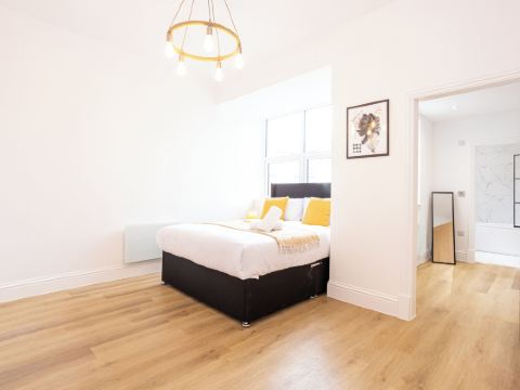 Flat 2 15 Longley Road