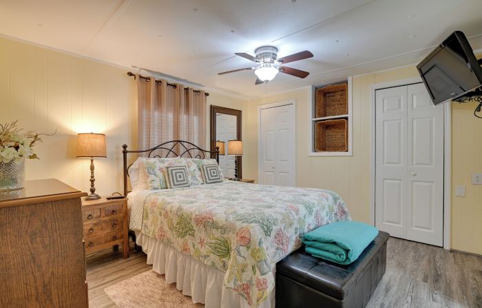 Walk to Ocean: Surfside Beach Home w/ Pool Access