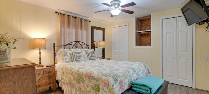 Walk to Ocean: Surfside Beach Home w/ Pool Access サーフサイド・ビーチのホテル