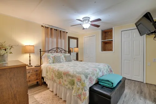 Walk to Ocean: Surfside Beach Home w/ Pool Access - Pool