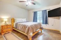 Pet-Friendly Woodruff Cabin Near Lakes - Parking