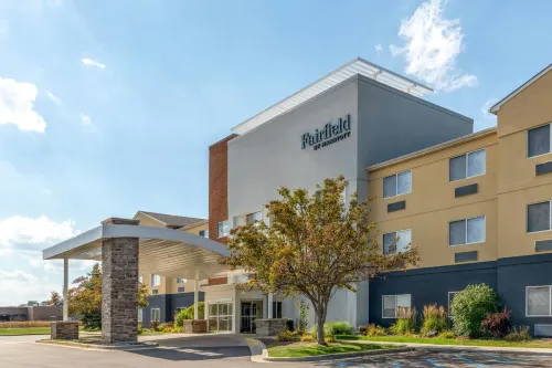 Fairfield Inn & Suites Saginaw - parking