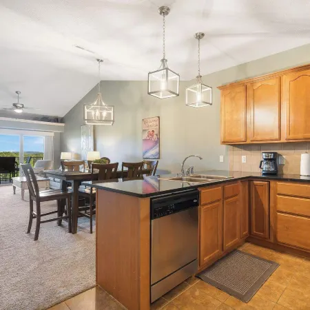 Branson Lakefront Luxury - Water Views