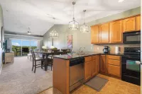 Branson Lakefront Luxury - Water Views - Mountain view