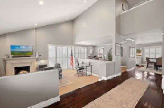 Primary Bedroom+ 2 bedrooms w/Queen Beds! Near Disneyland! Private Large Pool!