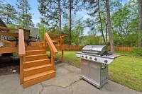 Beautiful Newly-Renovated Home in Indian Hills Hotels in East Cobb