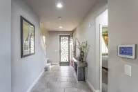 North Visalia Family Getaway – 5Br/3BA, Near Parks & Sequoia NP, Sleeps 10