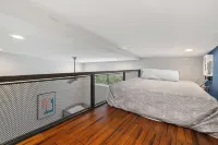 Contemporary Country Style Gem w BBQ & Games Room - Jacuzzi