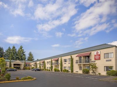 Best Western Plus Plaza by the Green
