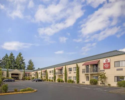 Best Western Plus Plaza by the Green Hotels in Kent