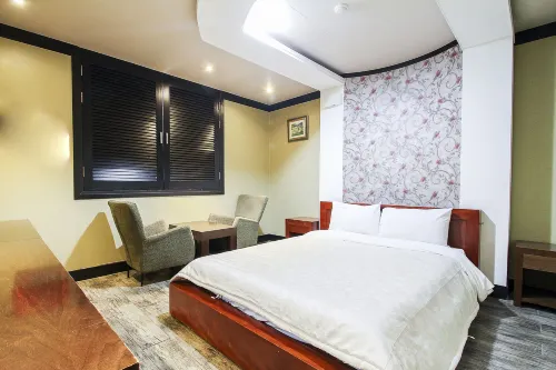 Taebaek Tourist Hotel