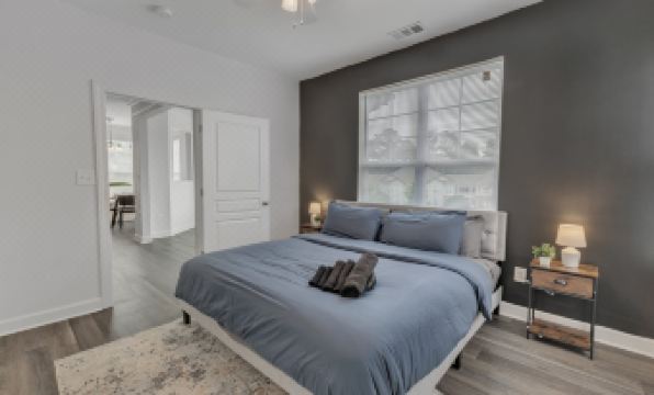 Upscale King 3BR Suite Mins to Downtown Raleigh