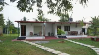 JUNGLE FARMS BY MAARK INN - Pool