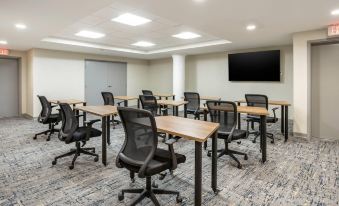 Four Points by Sheraton Newark Airport