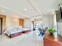Century Grand Hotel Hotel di Bueng Kan
