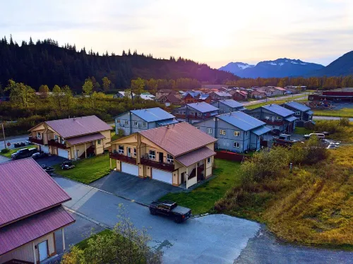 Sauna - Heated Garage - Great Location - Mountain Views - Quiet Neighborhood Hotels in Valdez