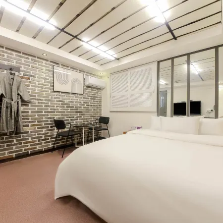 Busan Daeyeondong Hotel with Отели рядом с достопримечательностью «Музеи Пусана»