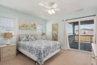 Beachfront 5-Bedroom Family-Friendly Vacation Home with Hot Tub! Sleeps 12