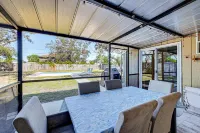 3 Mi to Barefoot Beach! Haven w/ Pet-friendly Yard - Homestays