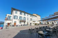 Il Nido Del Cigno Pied Dans l'Eau Hotels in Arona