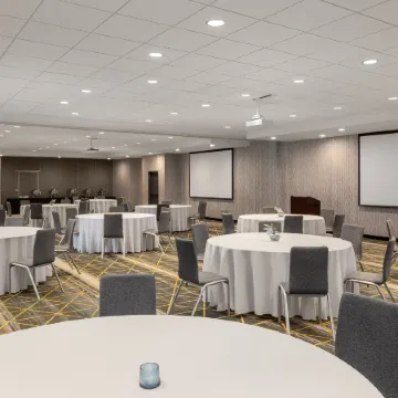 Holiday Inn & Suites DETROIT - TROY by IHG