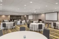 Holiday Inn & Suites DETROIT - TROY by IHG