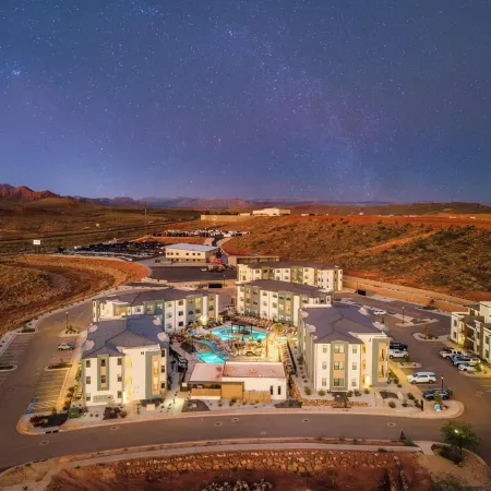 Near Zion Hot Springs; Heated Outdoor/Indoor Pool; Hot Tubs