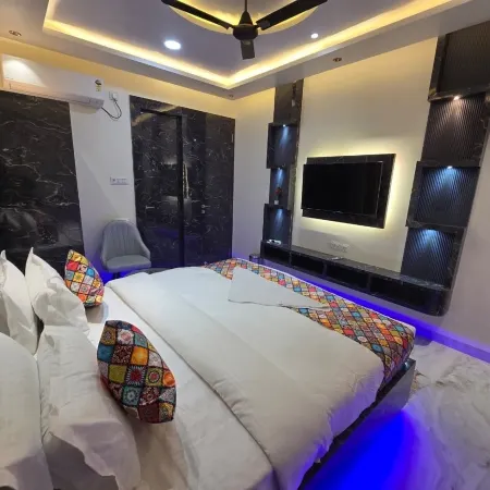 HOTEL REAL INN