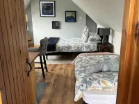 Cosy Studio Flat in the Friendly and Scenic Lochside Village of Dalavich, Argyll Hotels in Taynuilt