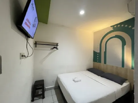 사브리나 파닌술라  호텔