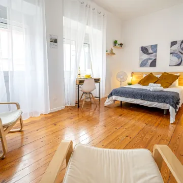 April Square Guesthouse by Lisbon with Sintra Hotels near Centro Comercial Colombo