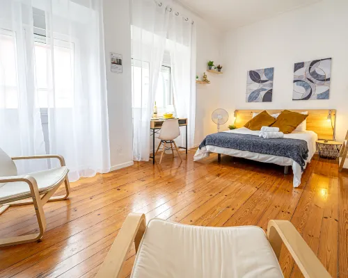 April Square Guesthouse by Lisbon with Sintra Hotels in Amadora