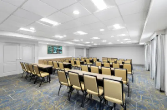 Hampton Inn & Suites New Castle