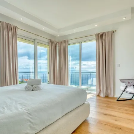 Skyline Villa by Holiday Rental Madeira
