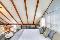 Hike, Fish & Ski: Riverside Barn Loft in Lee - 2-Star