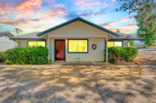 Modern Mountain Calm – Oakhurst Home by Yosemite