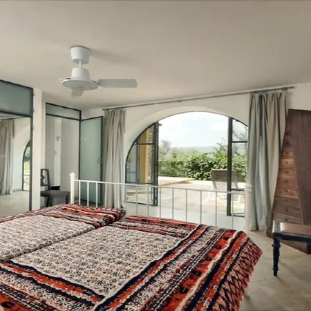 A holiday home to relax in a picturesque and stylish ambience