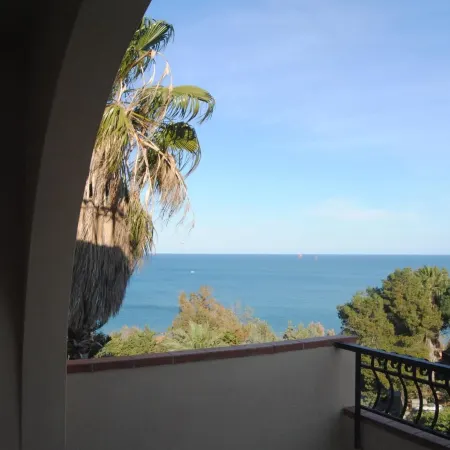 Helios Hotel
