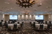 DoubleTree by Hilton Hotel & Conference Centre Regina - Pet-friendly